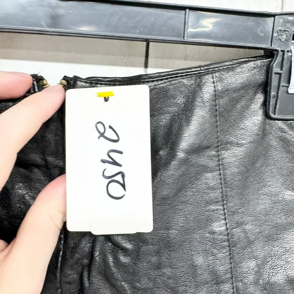 Sparkle & Fade Shorts Women 4 Black Leather Zip‎ Back Outseam Detail Chic Goth